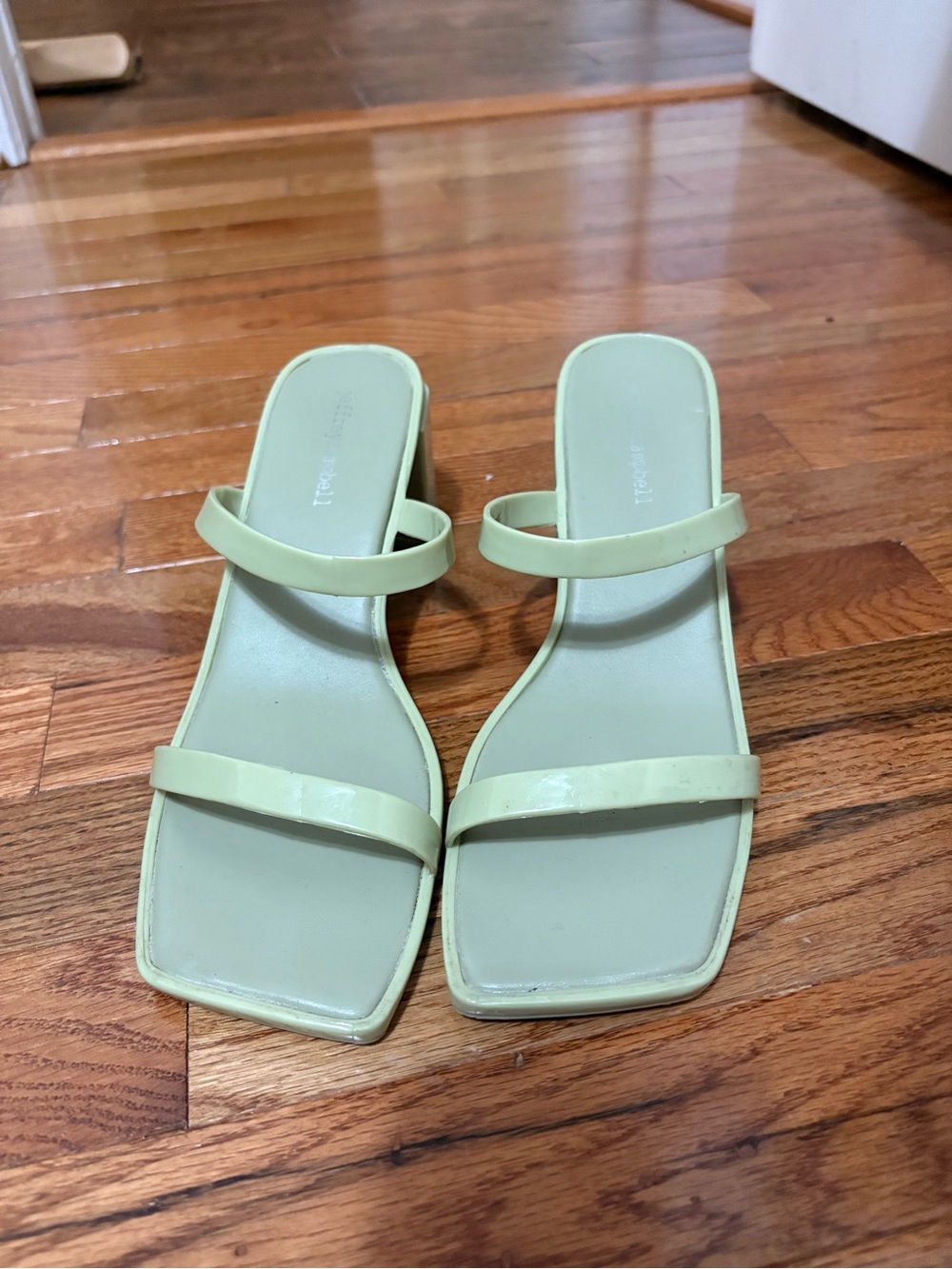 Women’s Strappy Slide Sandals in Light Green